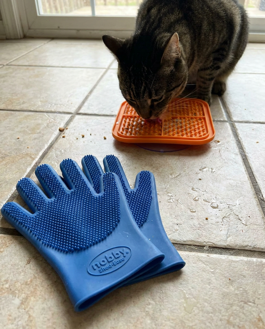 Calm Cat Starter Bundle — the Calm-Down Lick Mat and Shed-Ease Grooming Gloves together